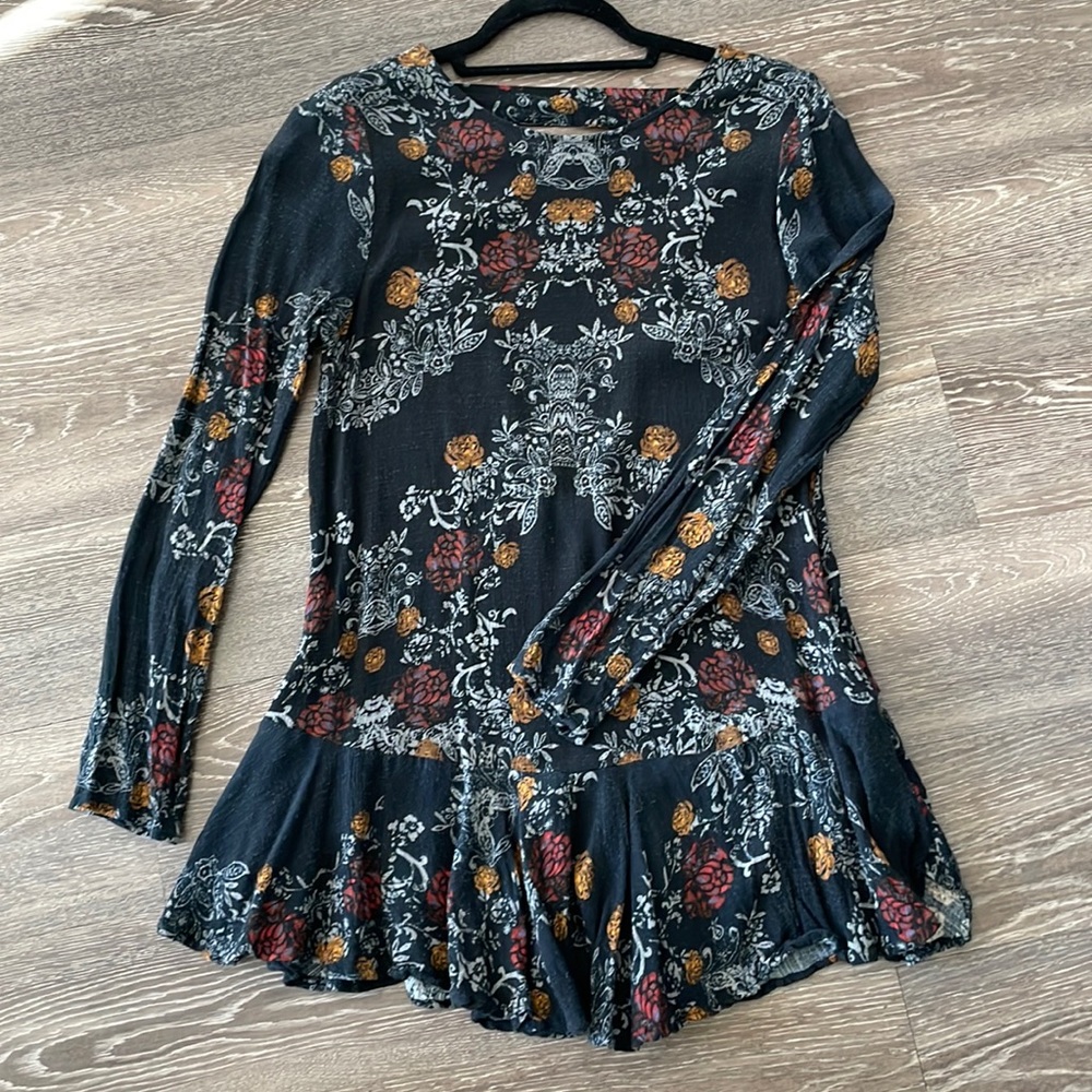 Free People navy dress with florals, long sleeve and open back, Size: M